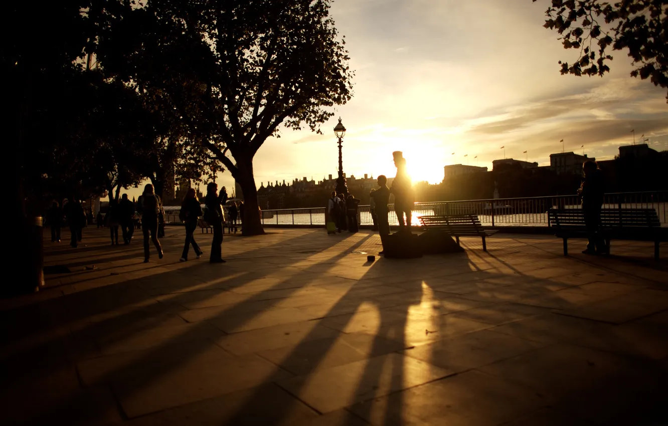 Photo wallpaper rays, sunset, bench, the city, photo, Wallpaper, street, people