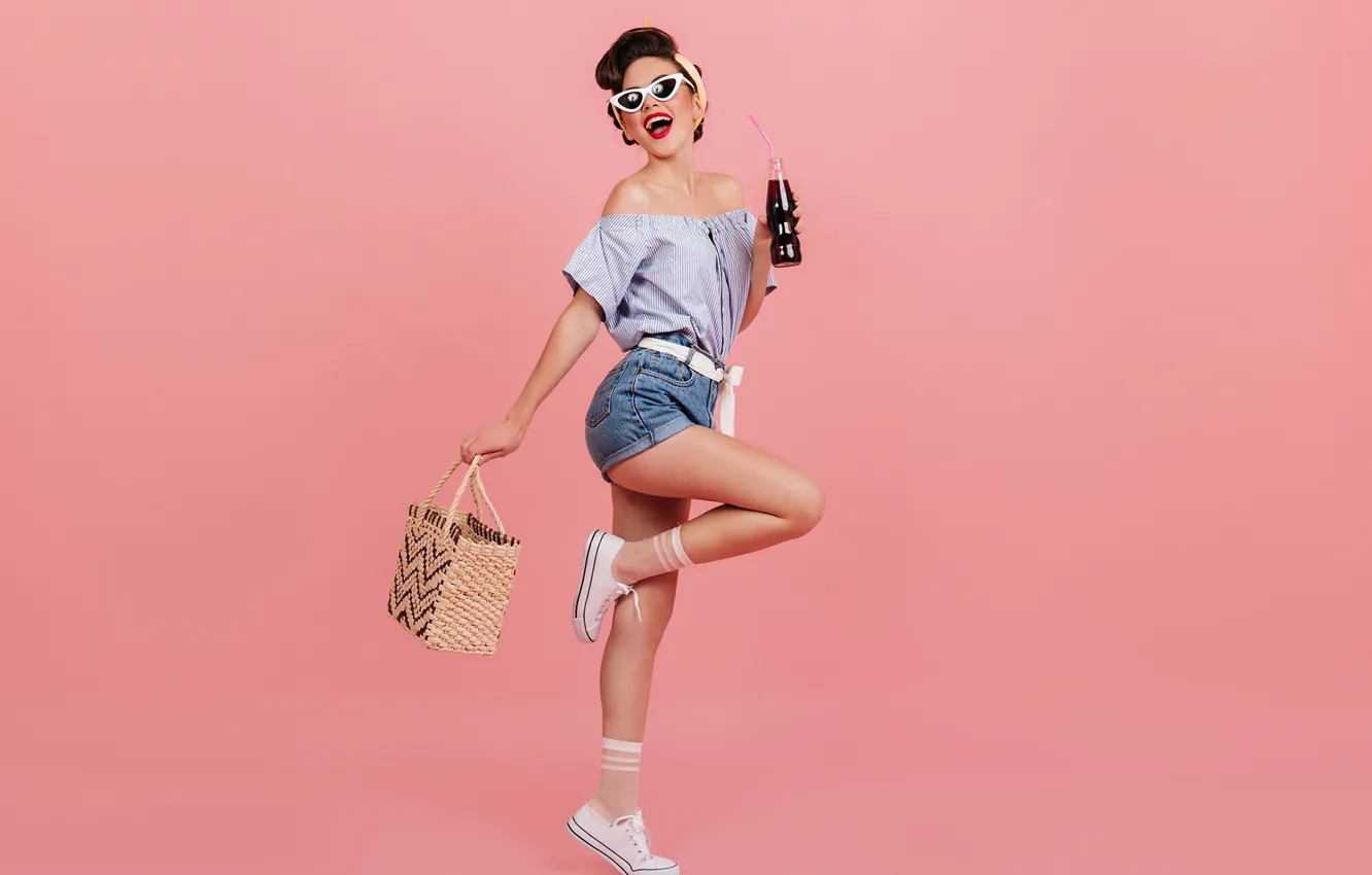 Photo wallpaper girl, pose, photo, model, shorts, figure, glasses, drink