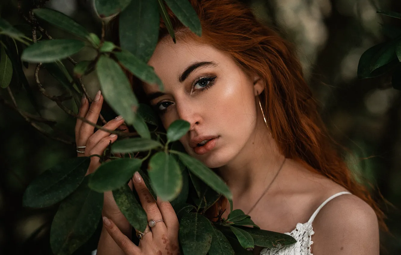 Photo wallpaper look, leaves, girl, face, portrait, hands, red, redhead