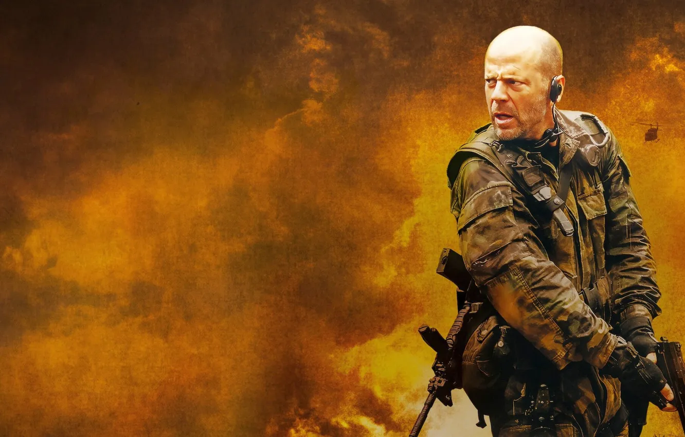 Photo wallpaper weapons, dust, soldiers, Bruce Willis, Bruce Willis, action, Слёзы солнца, Tears of the Sun