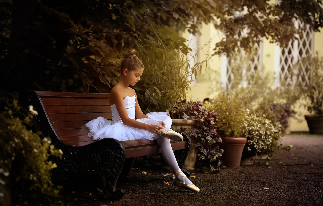 Photo wallpaper girl, ballerina, bench, Pointe shoes