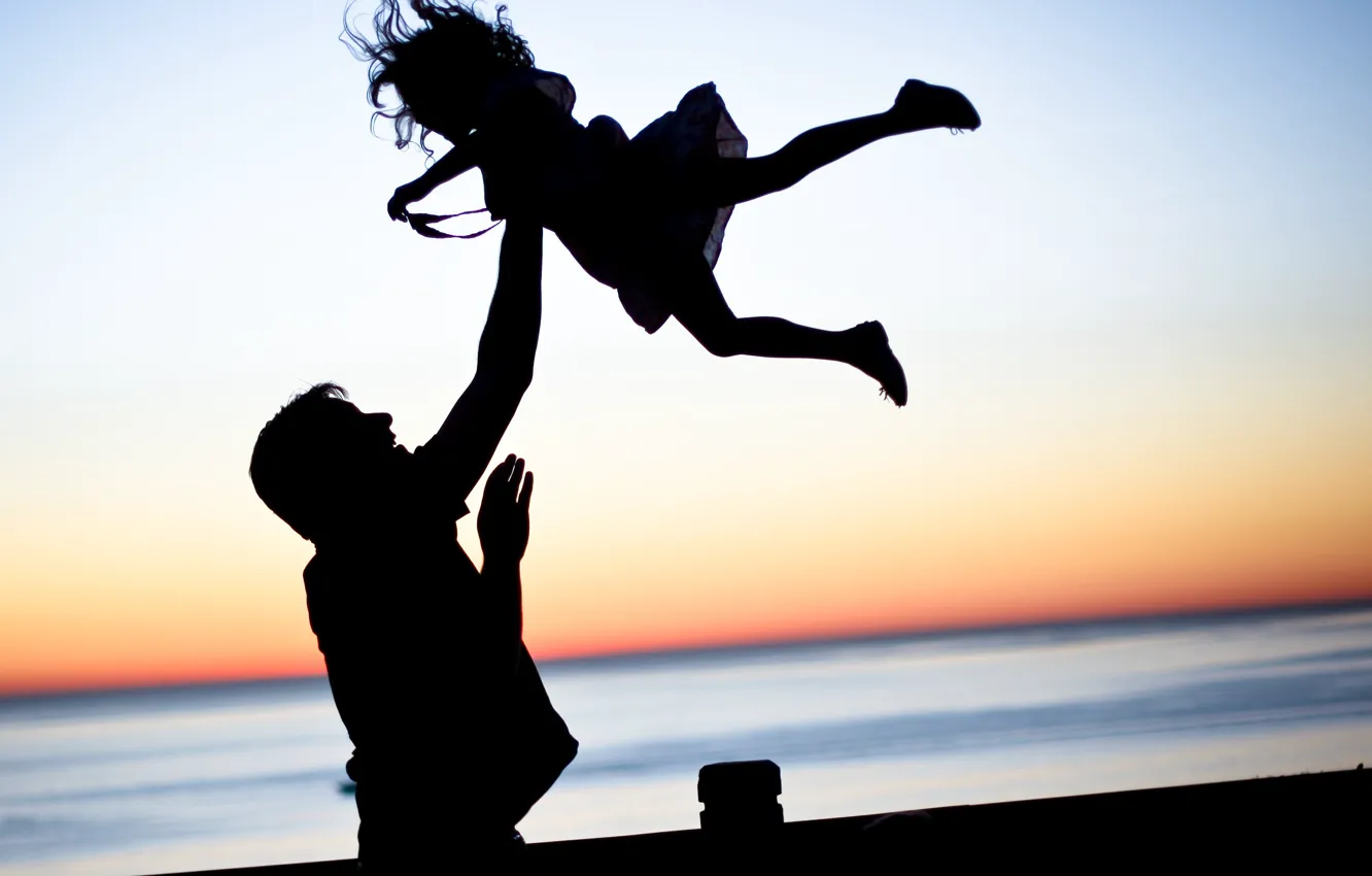 Photo wallpaper flight, joy, emotions, people, silhouette, dad, daughter