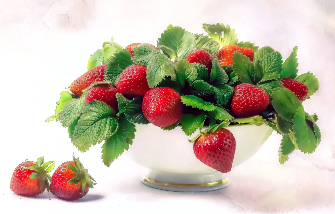 Photo wallpaper leaves, berries, treatment, strawberry, red, bowl, still life, light background