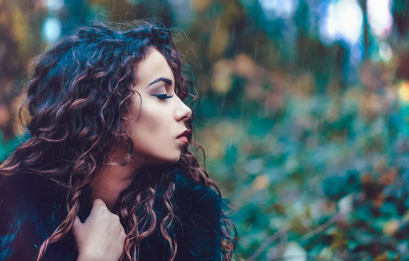 Photo wallpaper girl, nature, rain, makeup, brunette, profile, curls
