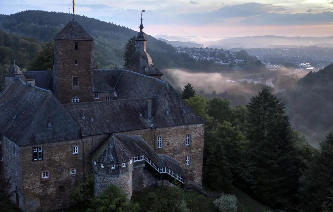 Photo wallpaper Germany, Attendorn, Sauerland, Castle Quickly Mount