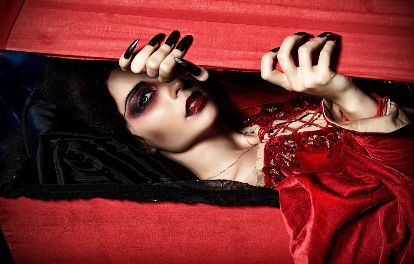 Photo wallpaper girl, face, Gothic, vampire, girl, the coffin, face, vampire