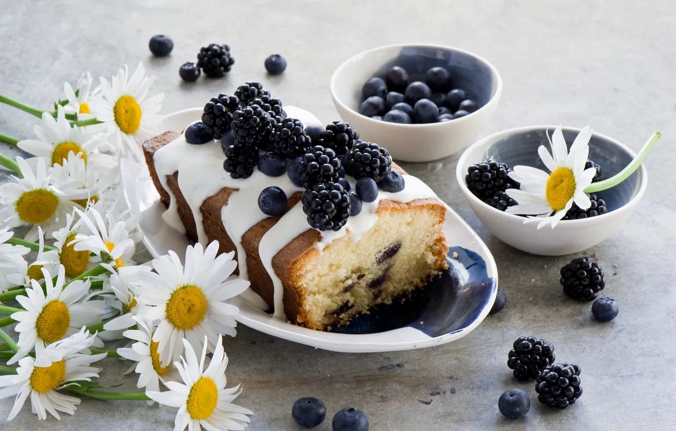 Photo wallpaper flowers, berries, chamomile, blueberries, BlackBerry, cupcake