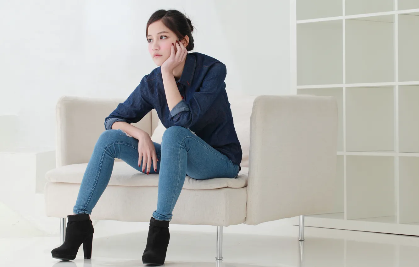 Photo wallpaper sofa, jeans, Oriental girl