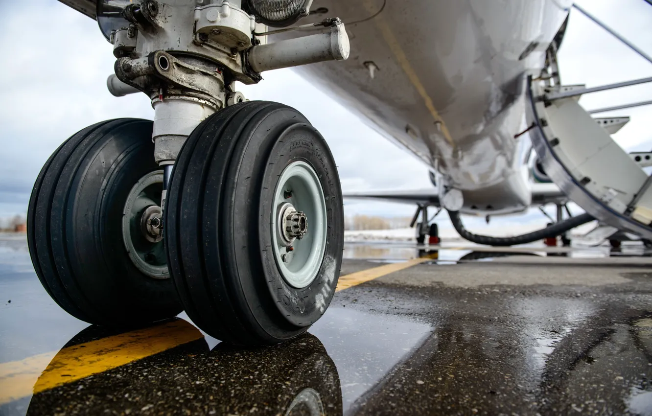 Photo wallpaper wheels, landing gear, passenger plane