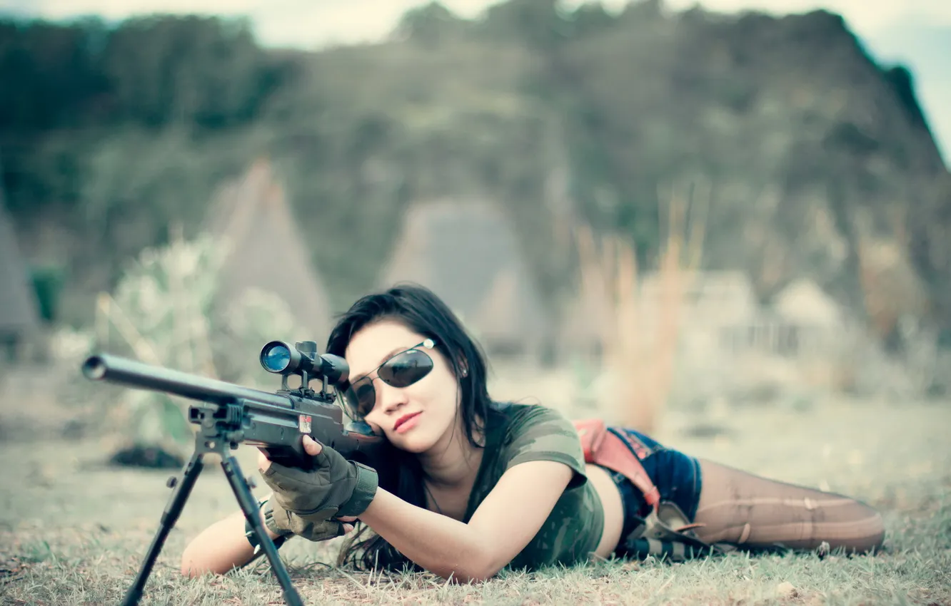 Photo wallpaper girl, weapons, the situation