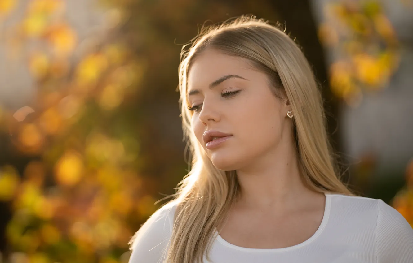Photo wallpaper the sun, background, model, portrait, makeup, hairstyle, blonde, in white