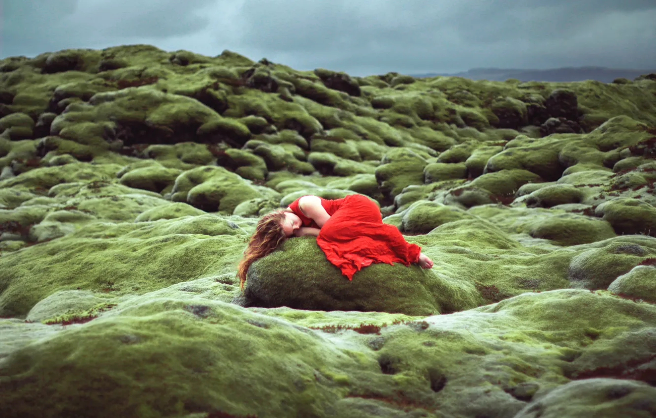 Photo wallpaper girl, stone, sleep, in red, Lizzy Gadd