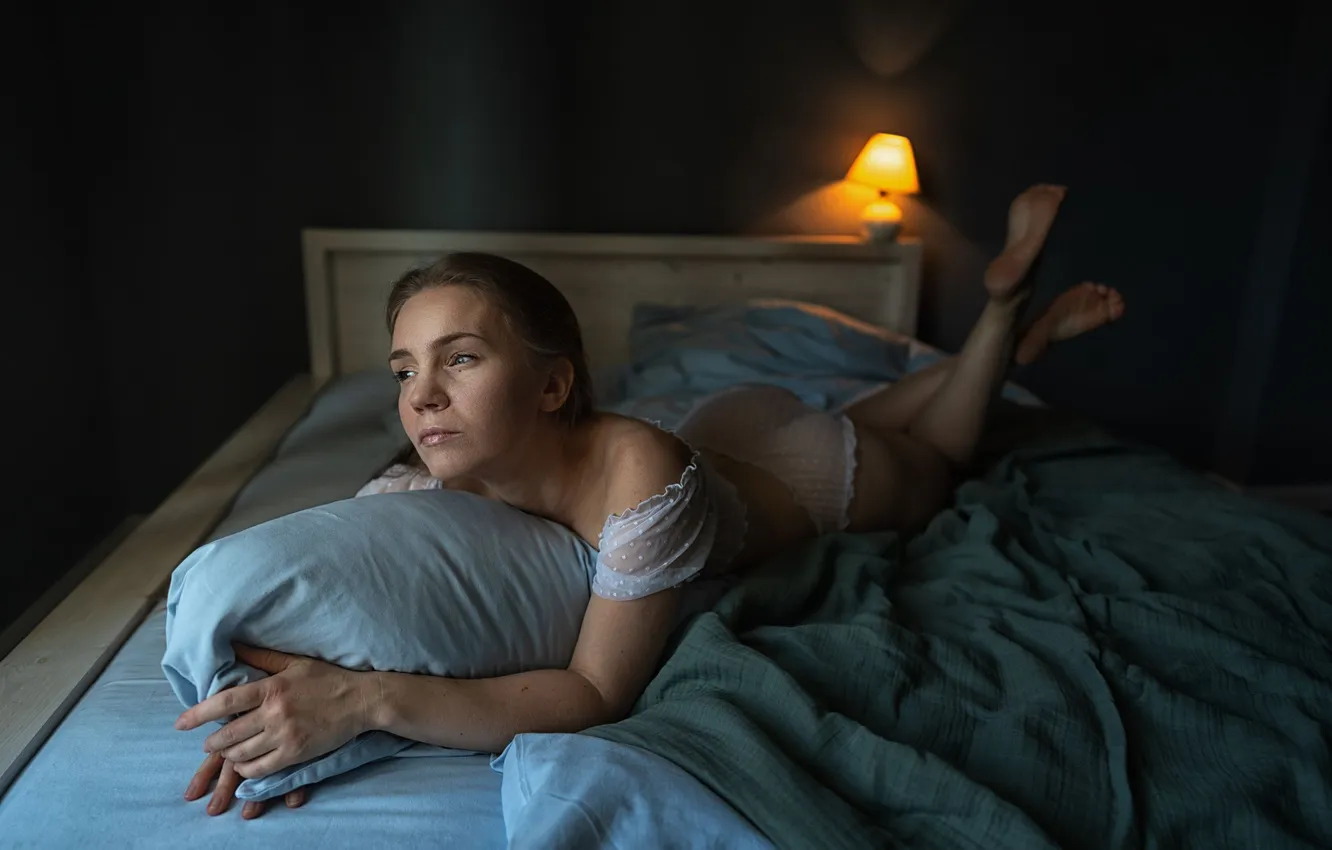 Photo wallpaper model, bed, lamp, Maxim Salikhov