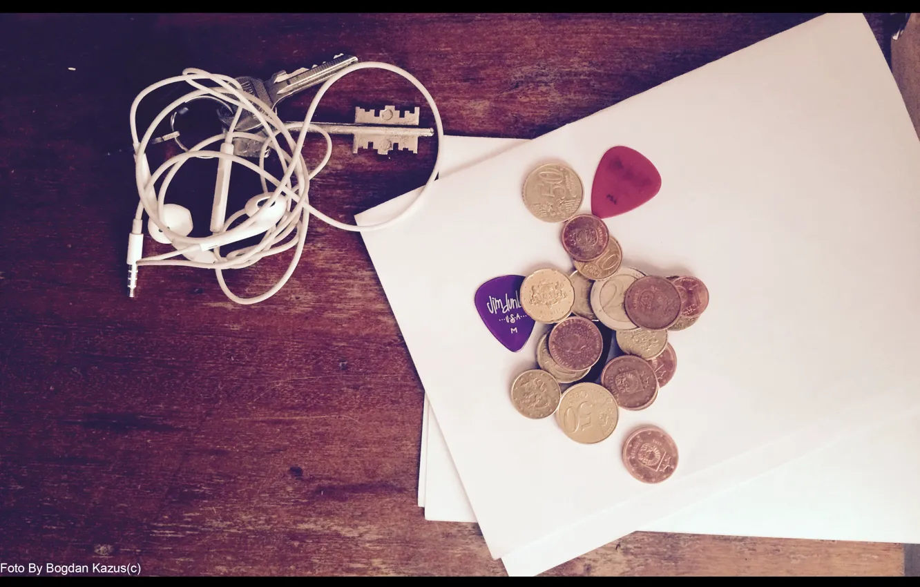 Photo wallpaper trees, paper, table, money, headphones, key