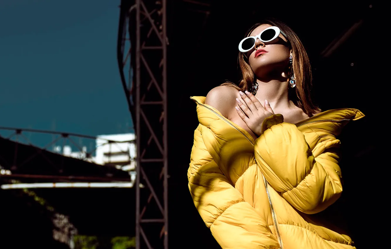 Photo wallpaper makeup, glasses, jacket, sponge, Manthos Tsakiridis, Something yellow