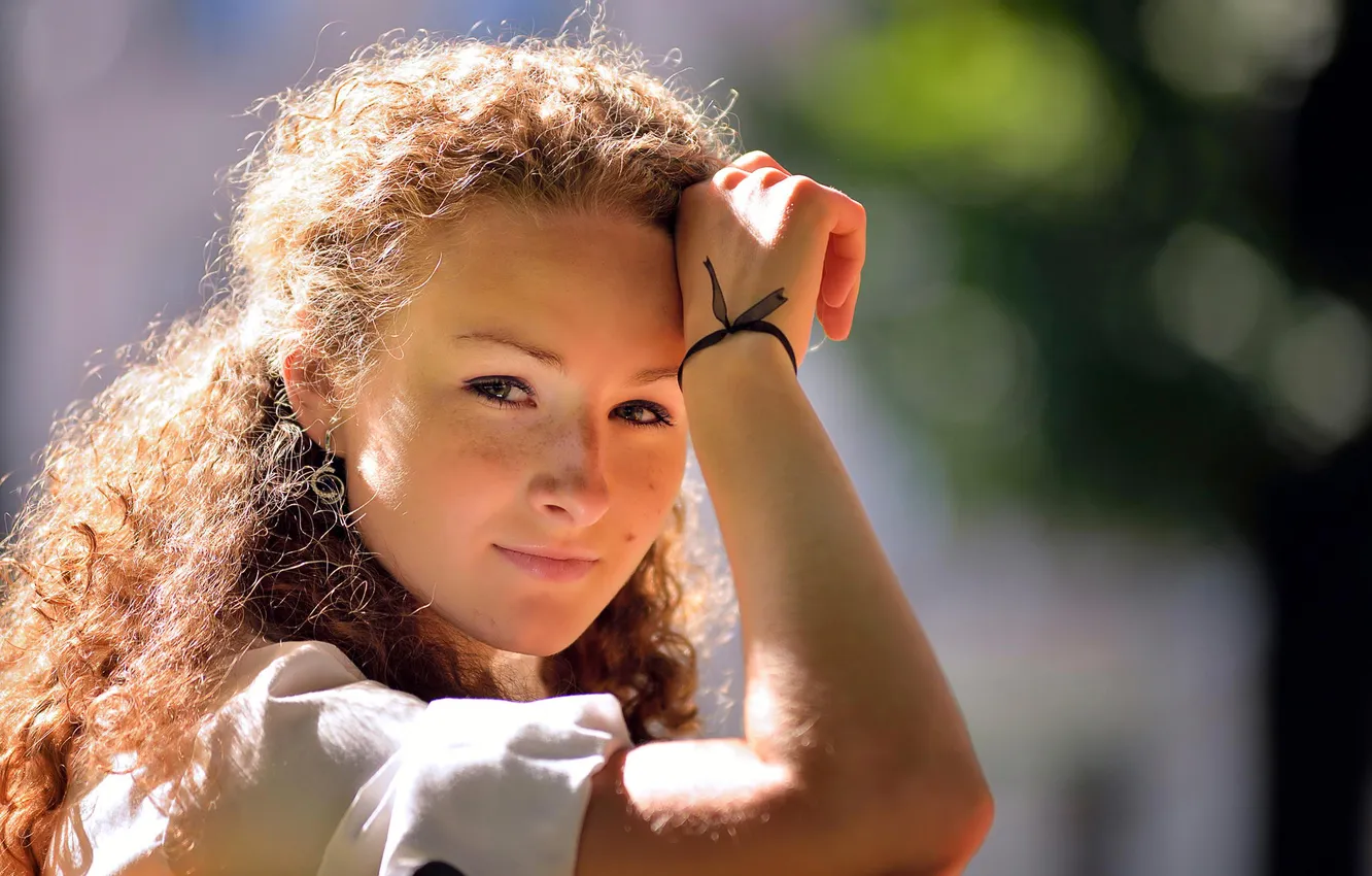 Photo wallpaper look, the sun, portrait, freckles, curls
