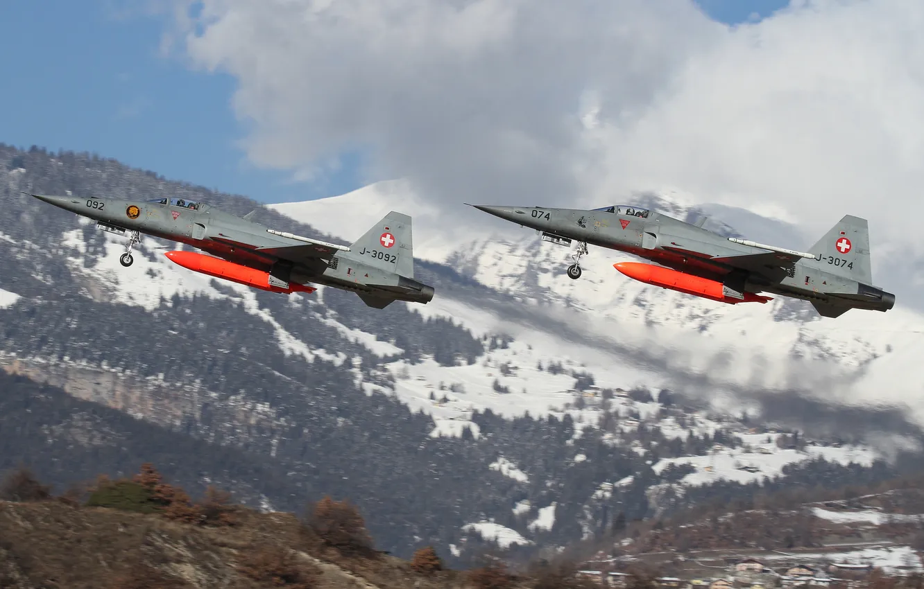 Photo wallpaper fighters, pair, multipurpose, Northrop F-5S