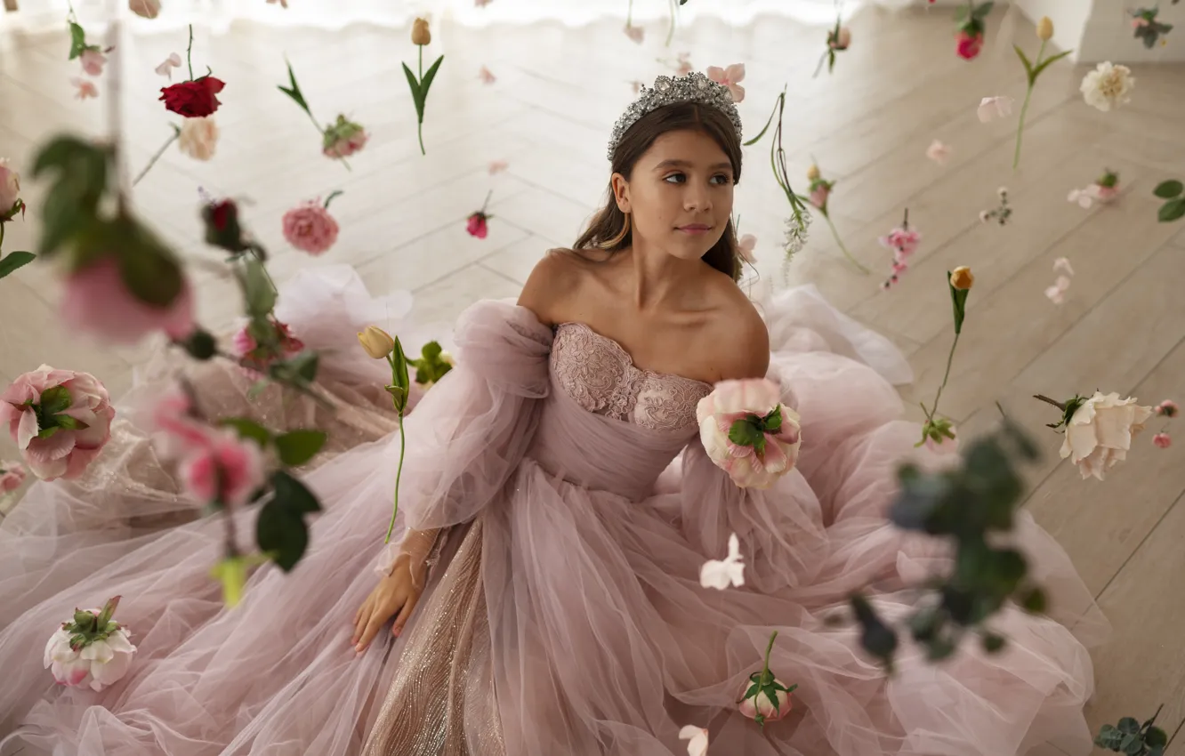 Photo wallpaper look, girl, light, decoration, flowers, room, roses, dress
