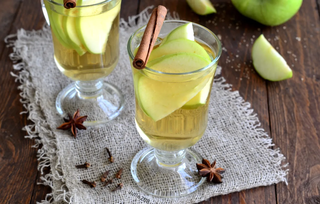 Photo wallpaper apples, glass, drink, cinnamon, spices, clove, star anise, mulled wine