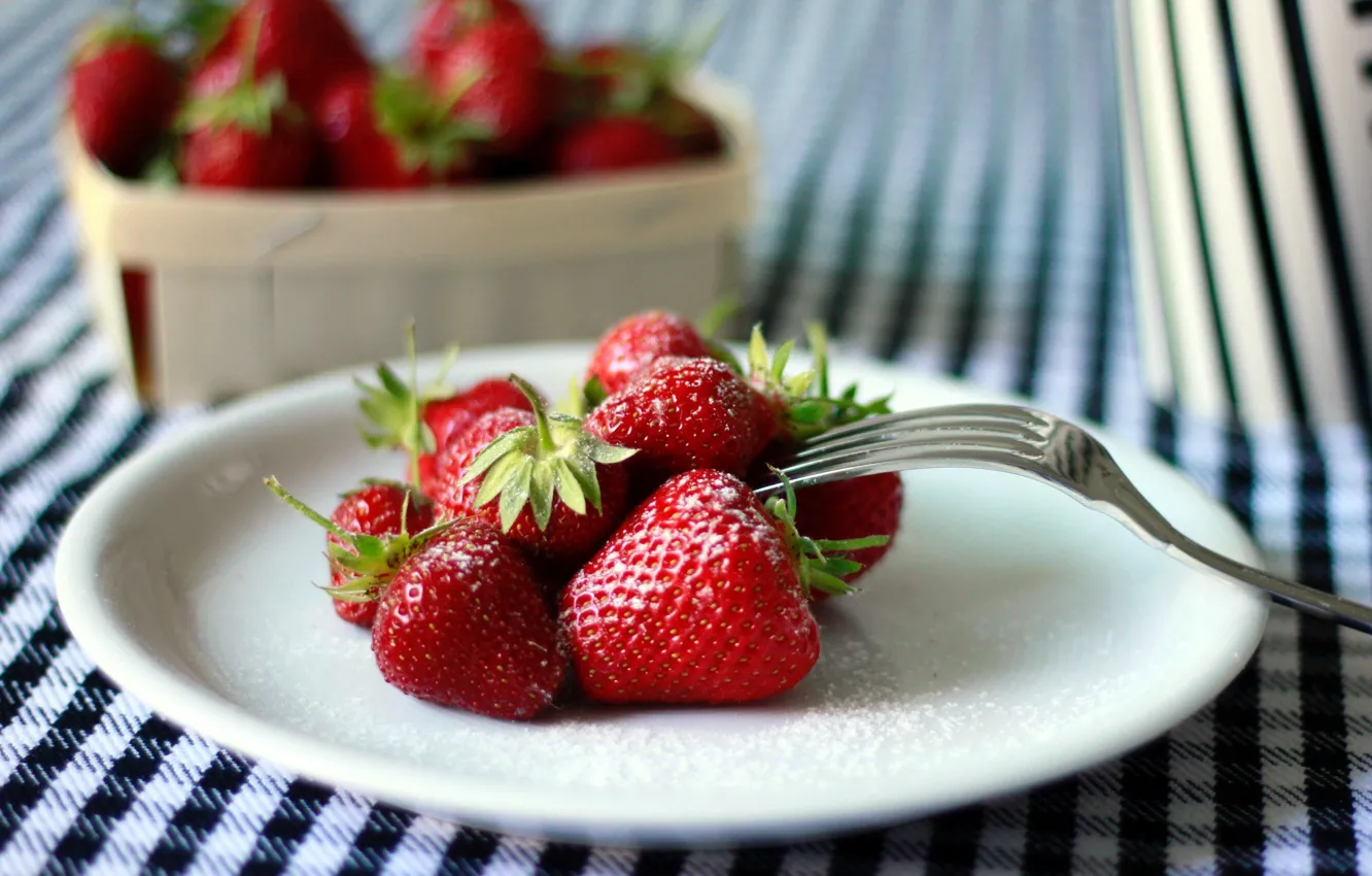 Photo wallpaper summer, berries, strawberry, plate, powdered sugar