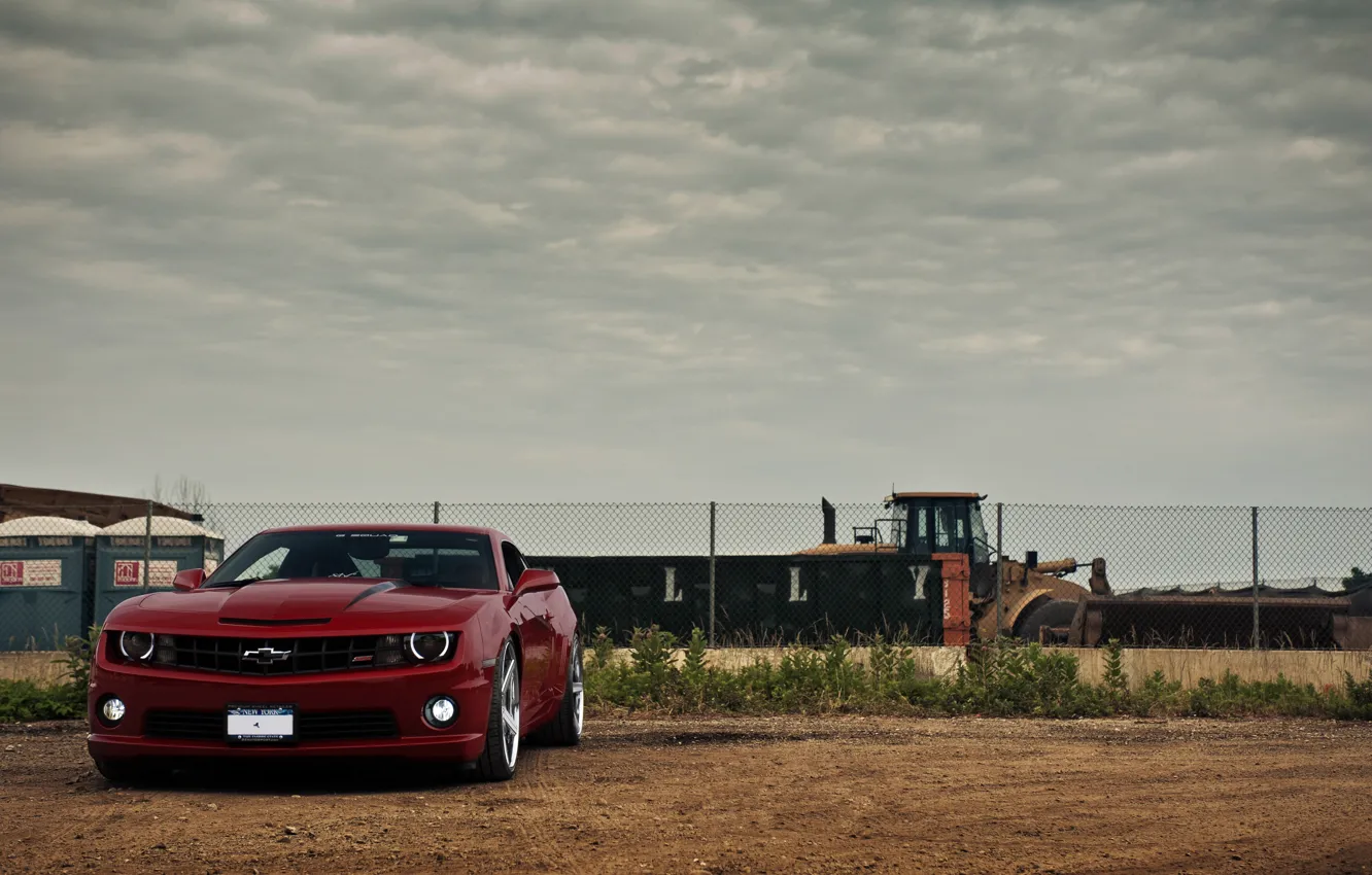 Photo wallpaper the sky, red, clouds, the fence, red, Chevrolet, front view, chevrolet