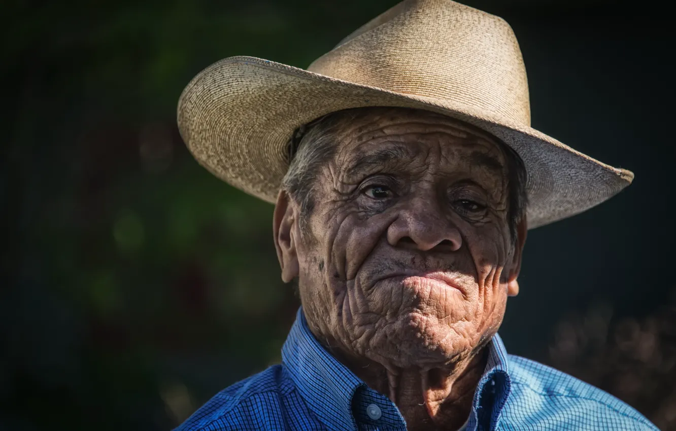 Photo wallpaper look, portrait, the old man
