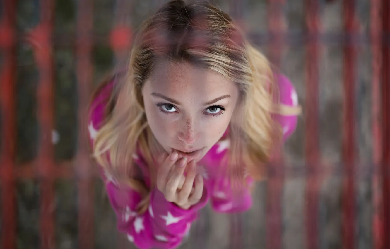 Photo wallpaper look, freckles, Between the Lines