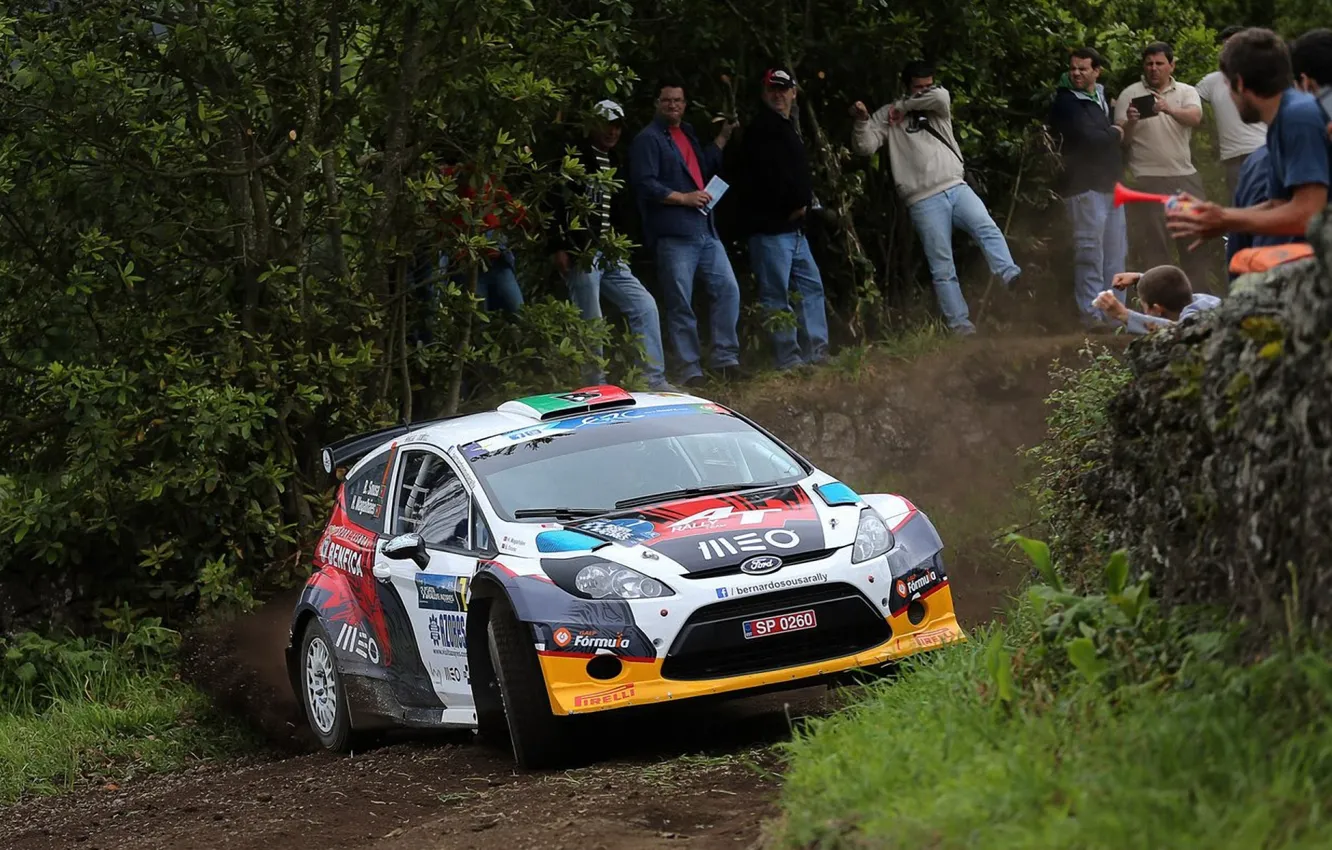 Photo wallpaper trees, ford, the audience, fiesta, erc, super 2000, rrc, bernardo sousa