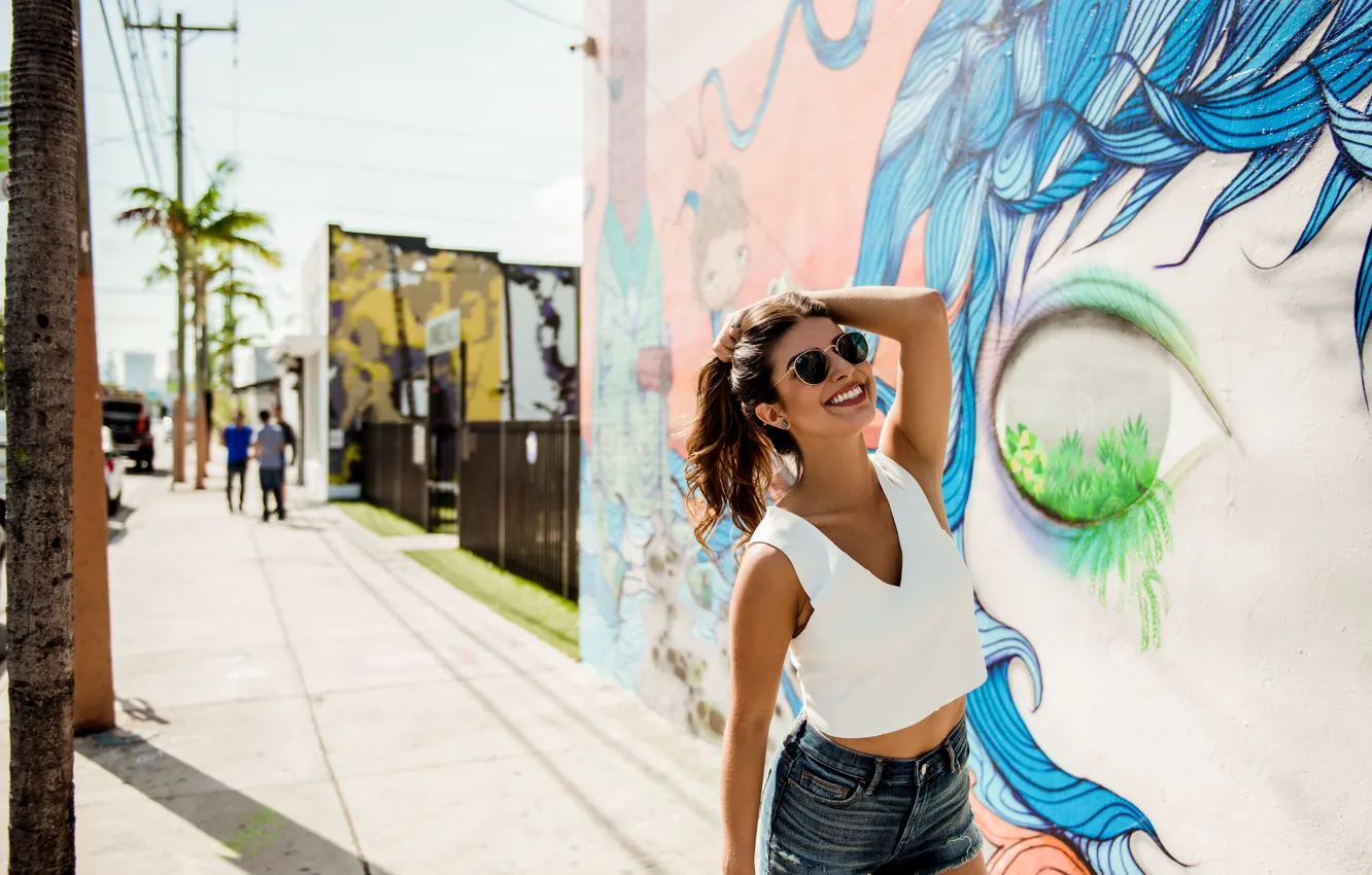Photo wallpaper joy, face, the city, smile, street, model, hair, beauty