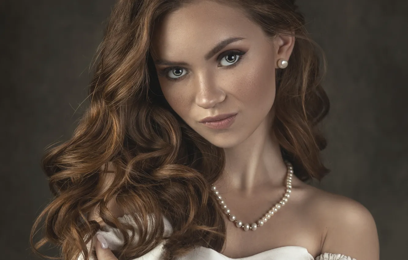 Photo wallpaper look, pose, background, model, portrait, makeup, hairstyle, beads