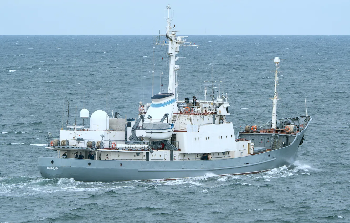 Photo wallpaper average, A reconnaissance ship, Kildin