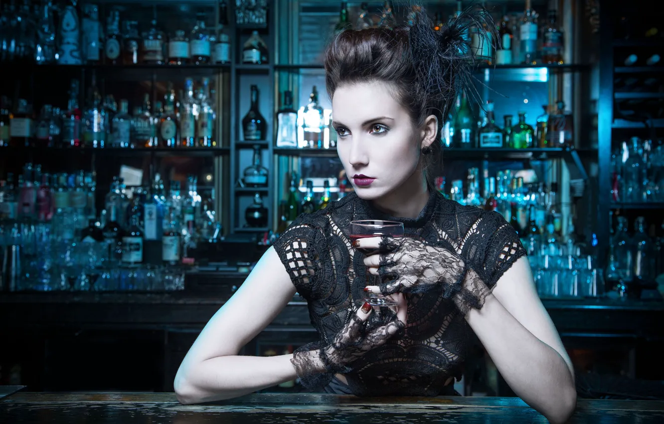 Photo wallpaper style, model, glass, bar, makeup, hairstyle, mitts, Melanie Kazmercyk