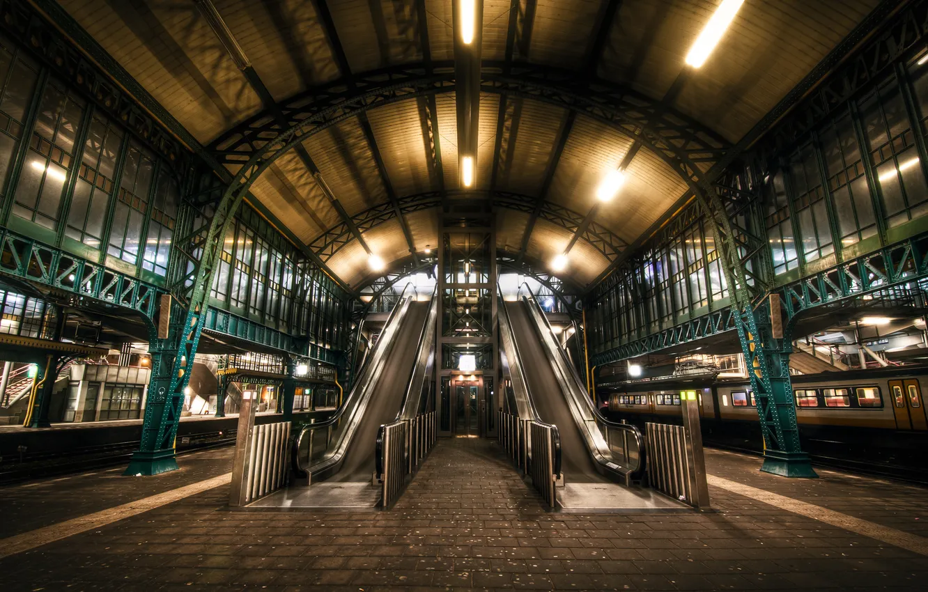 Photo wallpaper building, station, train, station, the platform, the ceiling, railroad, Netherlands