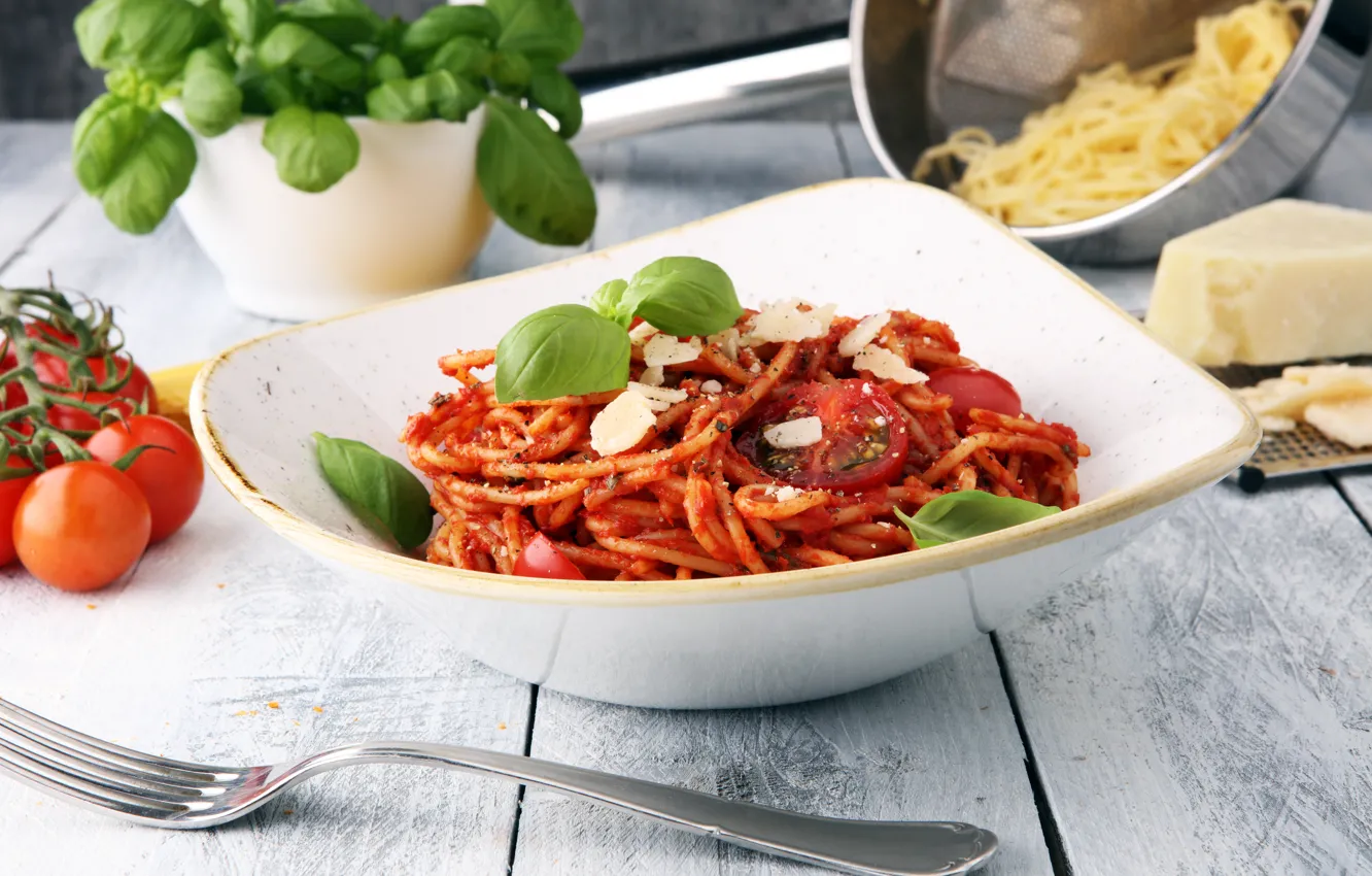 Photo wallpaper greens, cheese, spaghetti, sauce, tomatoes, Parmesan, Basil