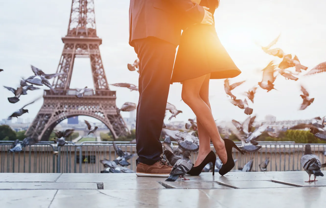 Photo wallpaper love, Eiffel Tower, pigeon, heels