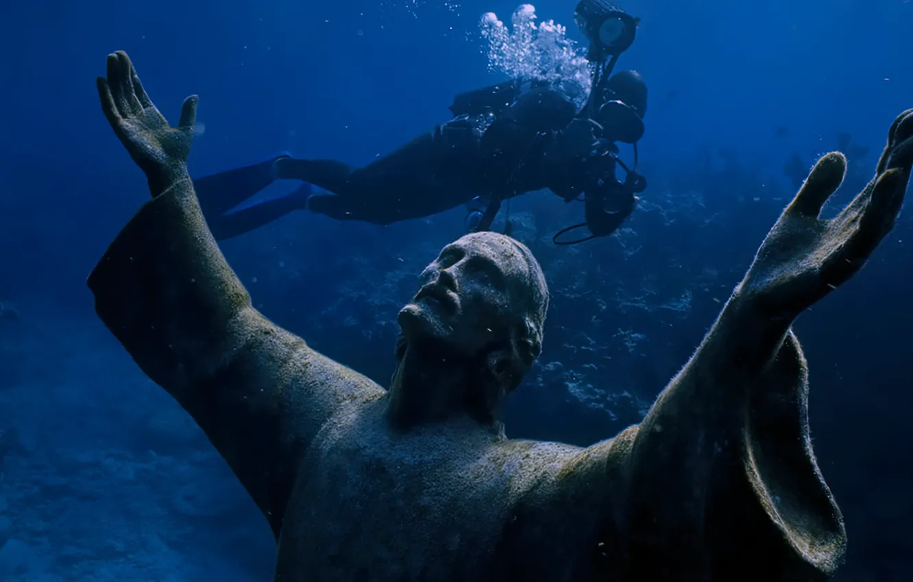 Photo wallpaper underwater, history, Jesus, stone statues