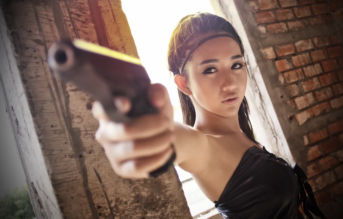 Photo wallpaper girl, gun, Asian