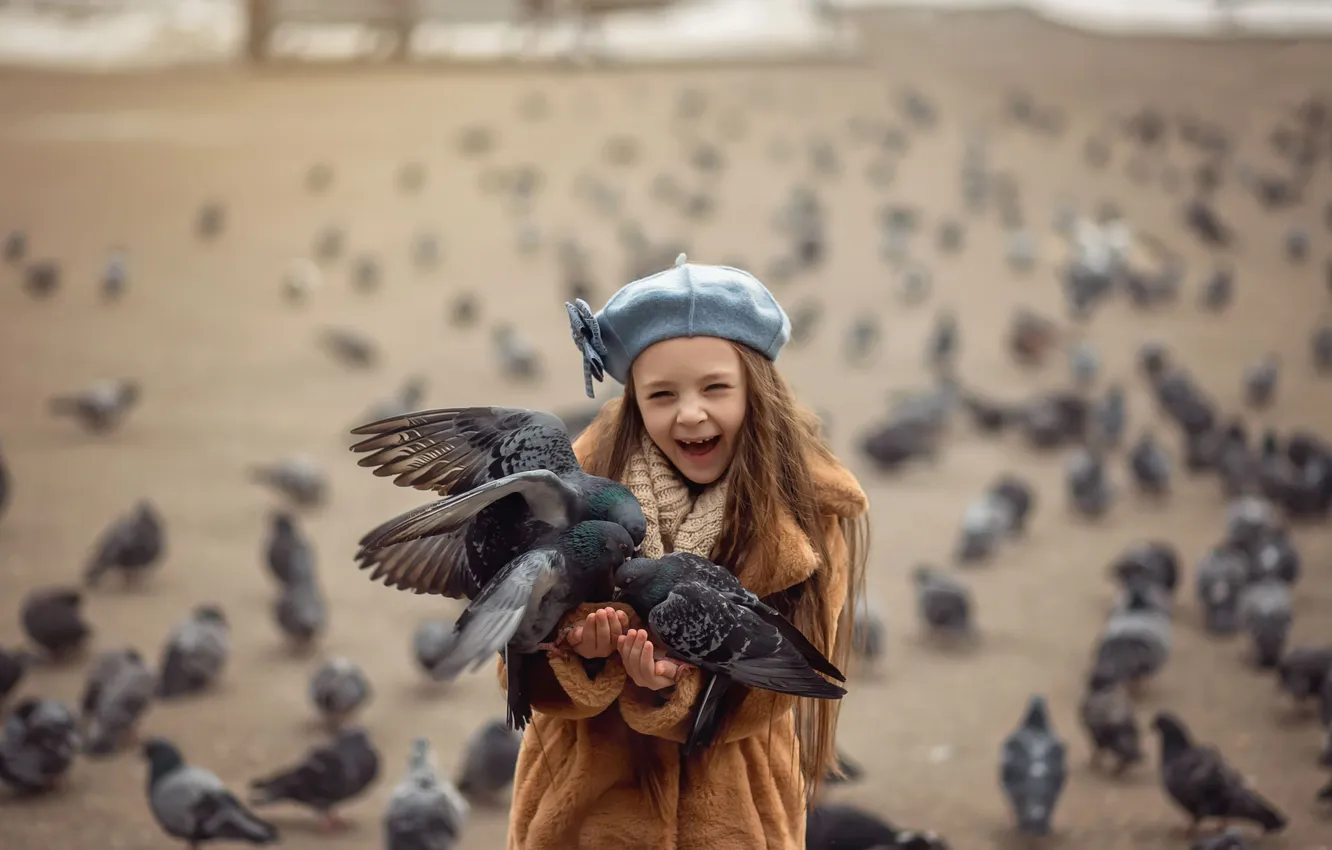 Photo wallpaper emotions, pigeons, girl, Natalia Dmitrenko