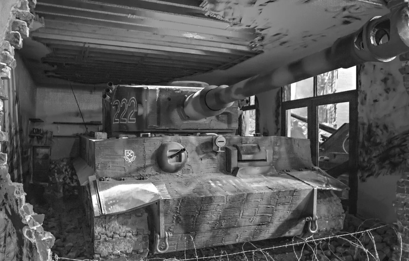 Photo wallpaper Tiger, the ruins, German heavy tank, tiger I