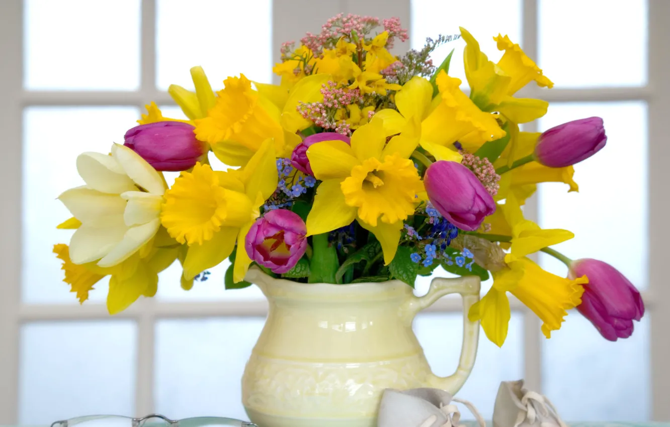 Photo wallpaper yellow, bouquet, pitcher