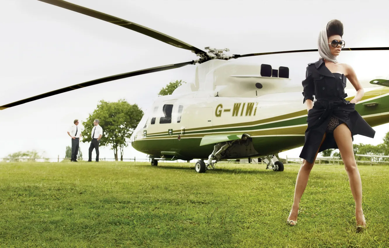 Photo wallpaper Victoria Beckham, pilot, helicopter, Victoria Beckham