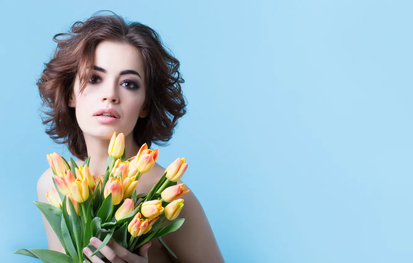 Photo wallpaper yellow, flowers, look, female