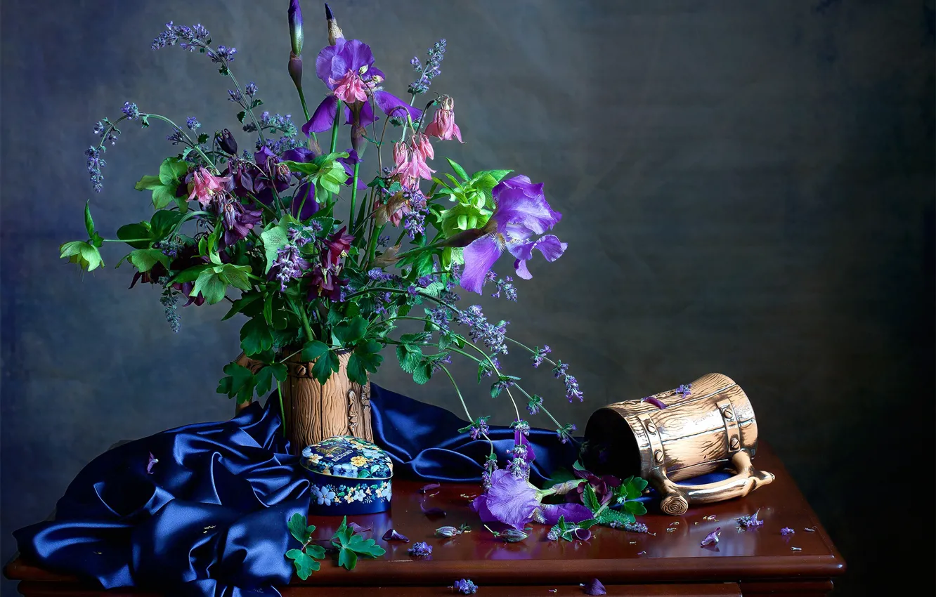 Photo wallpaper bouquet, mug, iris, Aquilegia