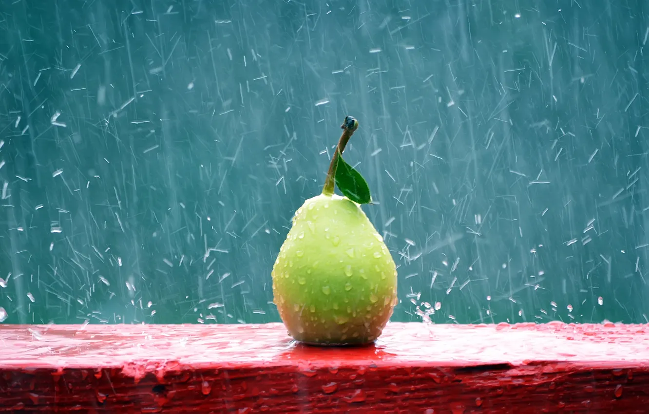 Photo wallpaper drops, red, green, rain, pear