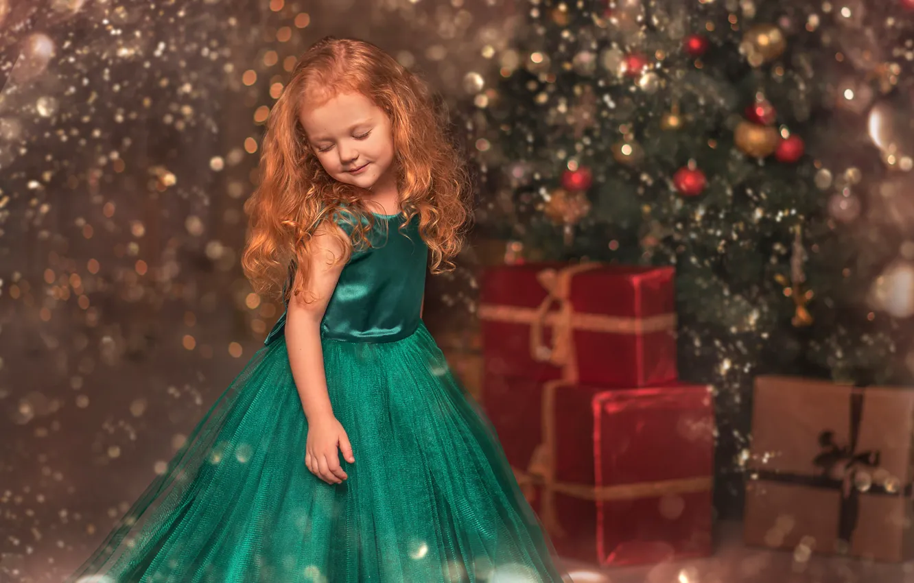 Photo wallpaper holiday, toys, new year, girl, gifts, tree, child, box