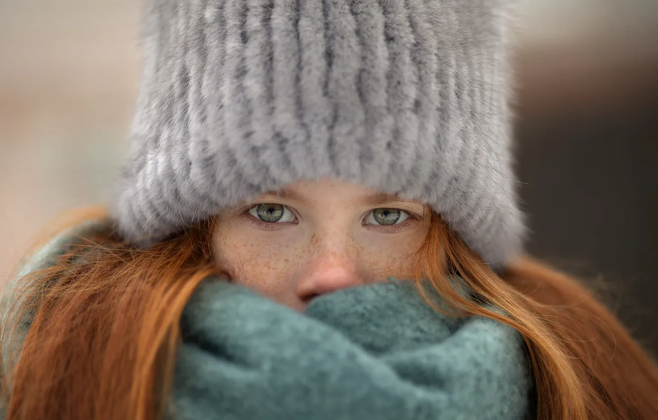 Photo wallpaper hat, scarf, girl, freckles, red