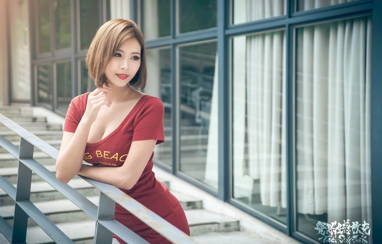 Photo wallpaper the sun, pose, model, portrait, makeup, figure, dress, window