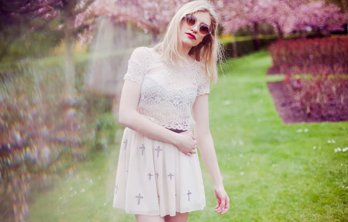 Photo wallpaper girl, pose, glasses, blonde