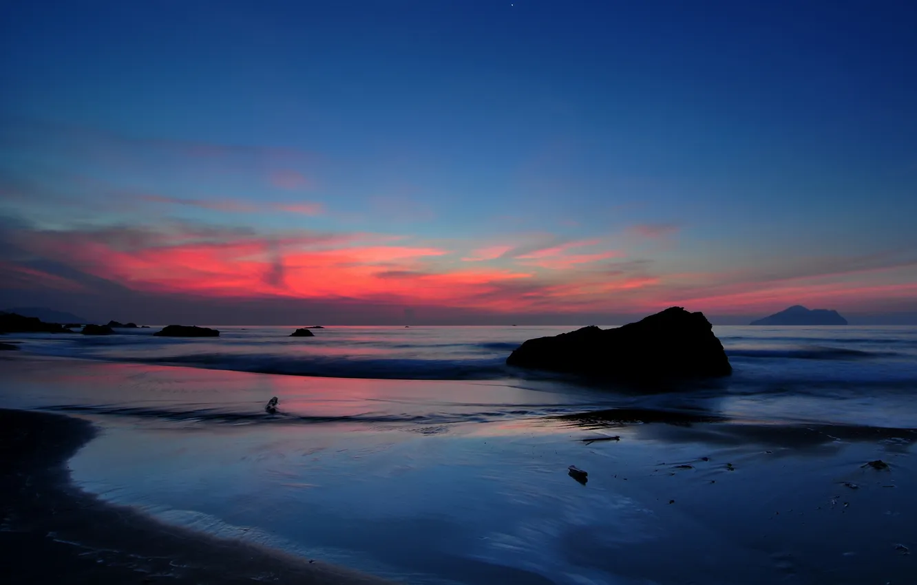 Photo wallpaper sea, wave, beach, sunset, stones, twilight