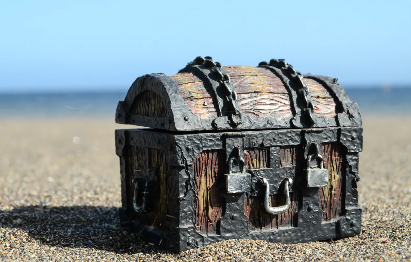 Photo wallpaper metal, wood, sand, chains, locks, old treasure chest
